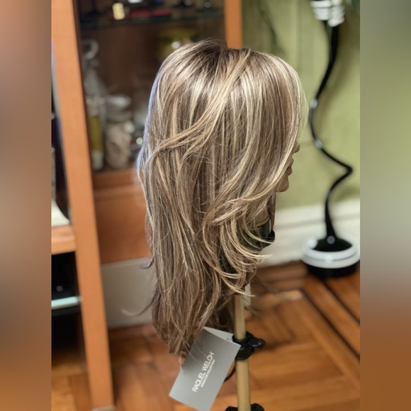 Raquel Welch Wigs - Scene Stealer in color shaded cappuccino - Picture 6 of 10